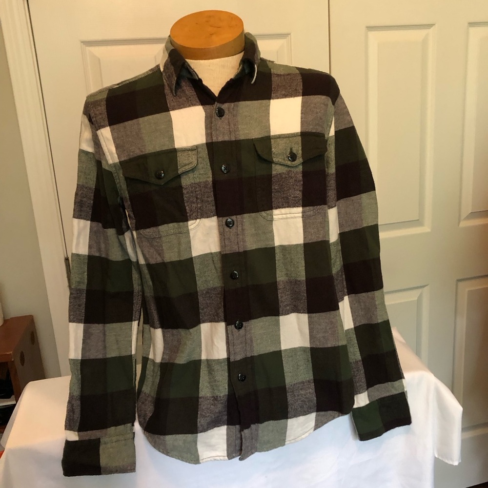 American Eagle Outfitters Green and White Checkered Shirt